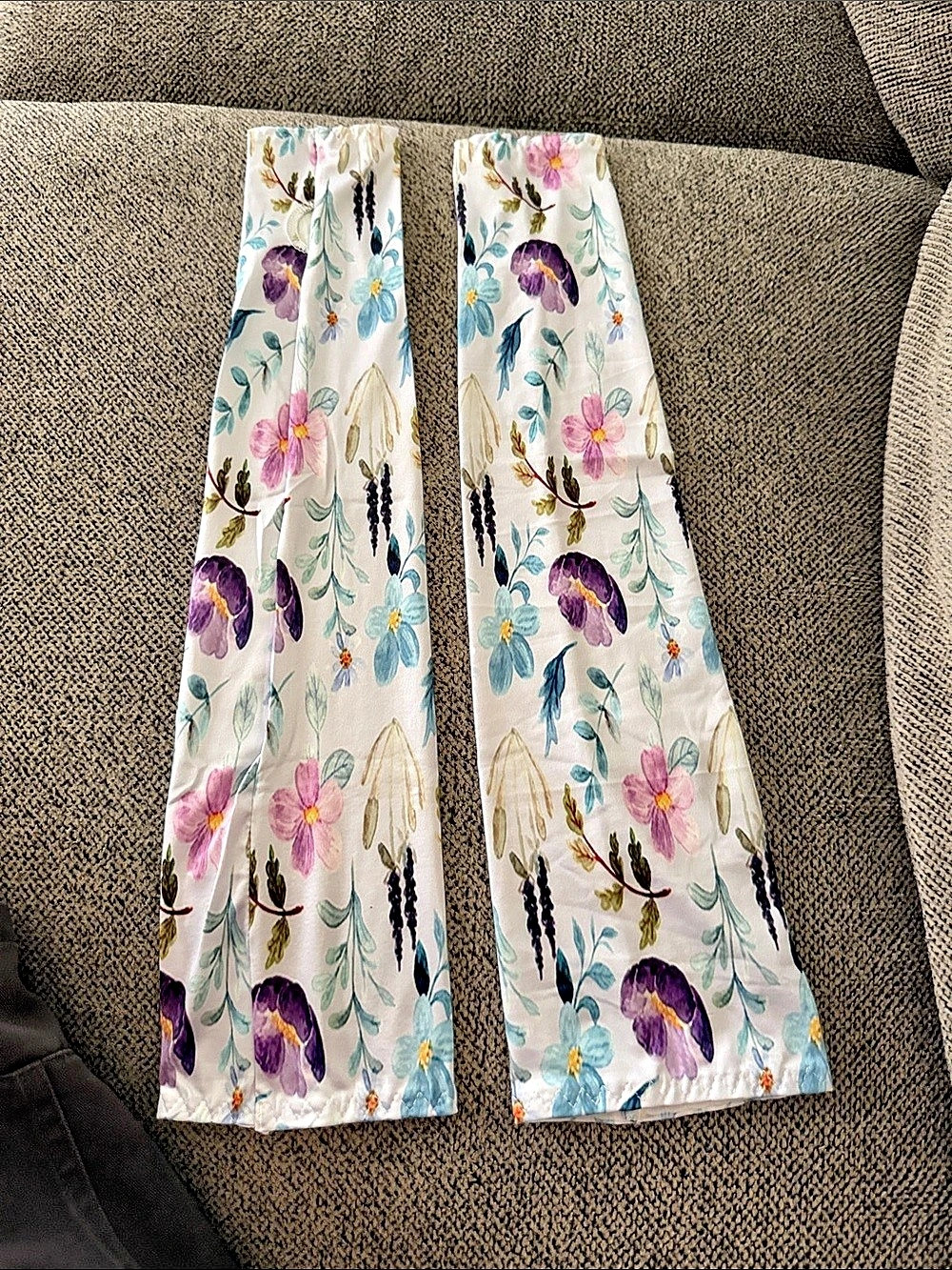 Floral Print Arm Sleeve in White & Purple